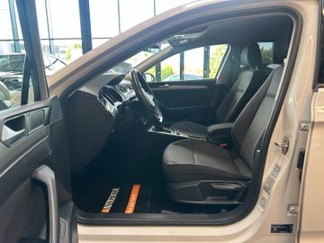 MYAUTOCENTER – Gebraucht- und Jahreswagen mit Werkstattservice in Pfaffenhofen Volkswagen Passat *AHK*ACC*KLIMAAUTO*LED*NAVI*1.HAND*