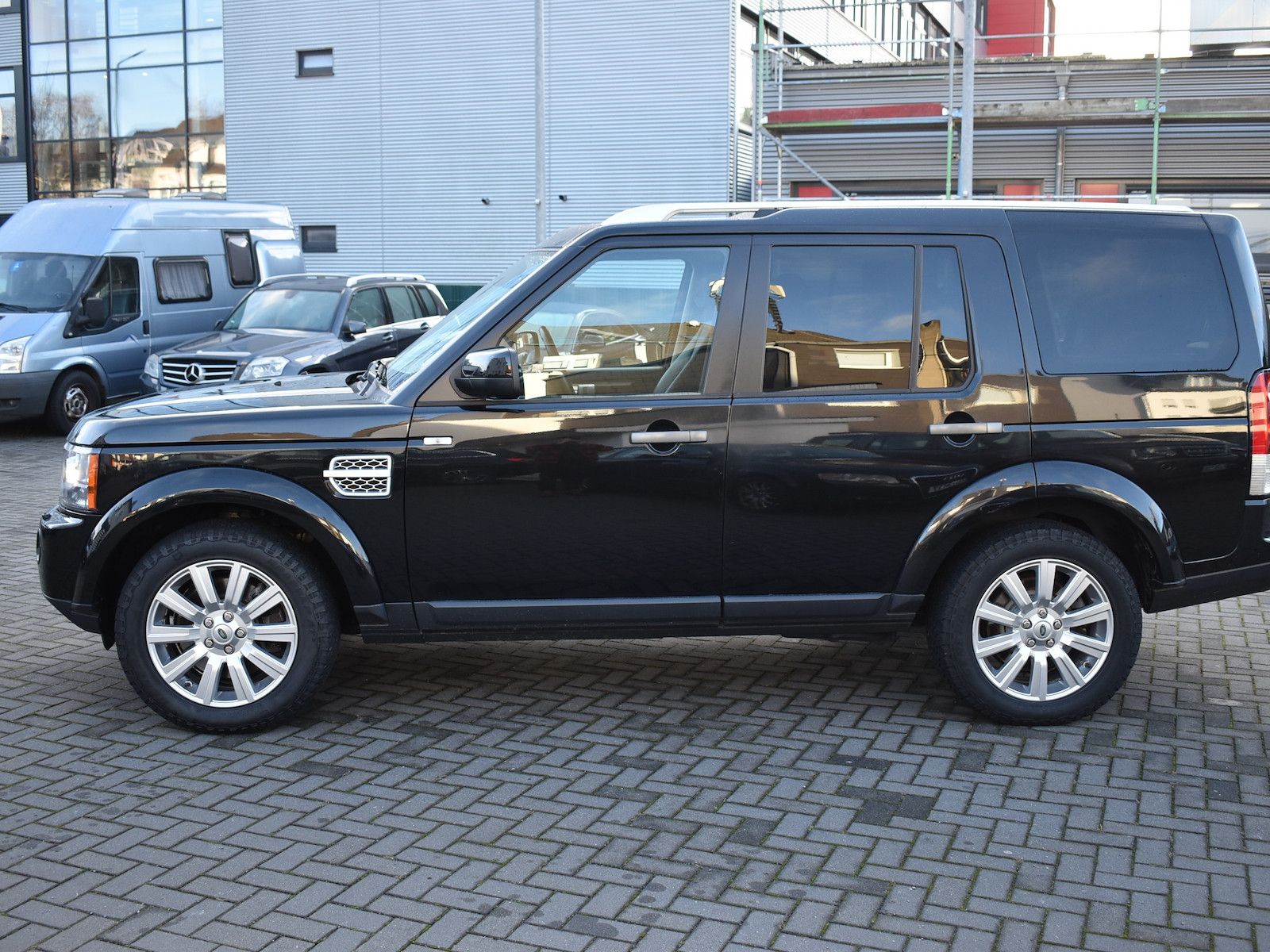 Fahrzeugabbildung Land Rover Discovery SDV6 HSE MOTORSCHADEN 7 SITZE PANO AHK