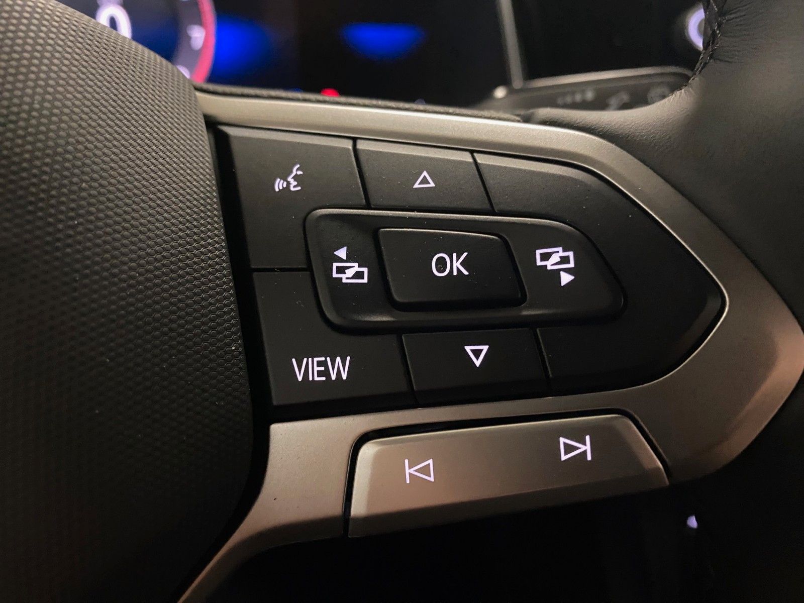 Fahrzeugabbildung Volkswagen Taigo 1.5 TSI DSG R-LINE+Black Style+ACC+Matrix+