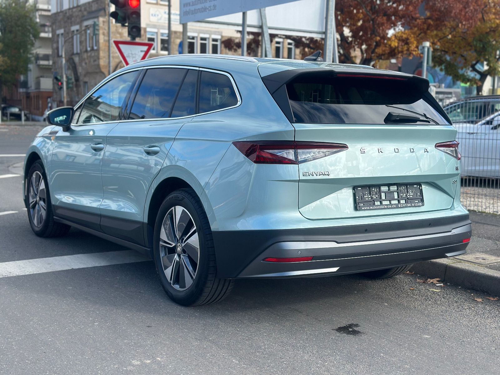 Fahrzeugabbildung SKODA ENYAQ 80 LODGE*1.HAND+AHK+204PS*