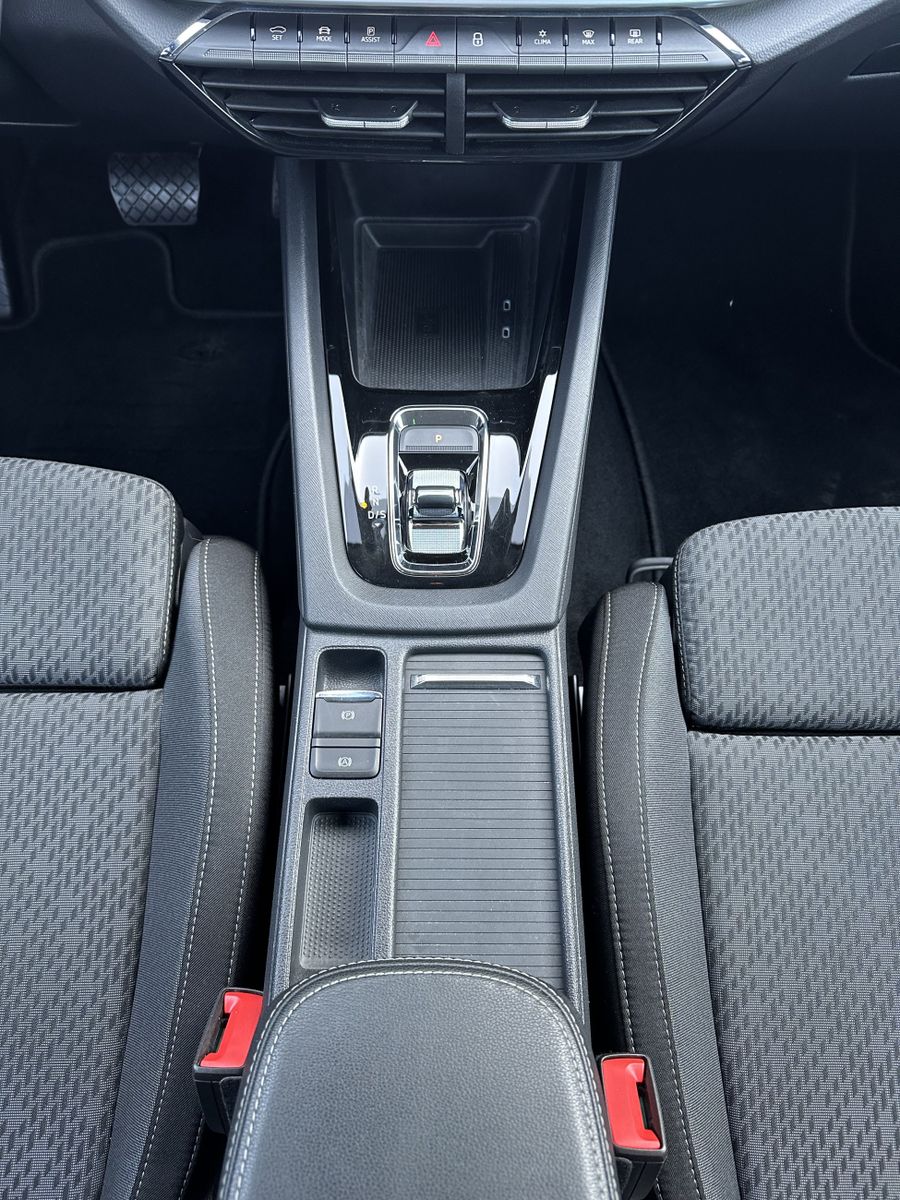 Fahrzeugabbildung SKODA Octavia Combi Clever iV Hybrid NAV+LED+AHK+18ZO