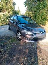 Hyundai i30 CW ,1. Hand - Hyundai i30 aus 2012 mit Diesel-Antrieb: Kombi