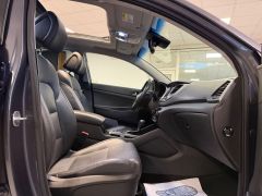 HYUNDAI Tucson 2.0 4WD PANO NAVI CAM LEDER AHK 2.HAND
