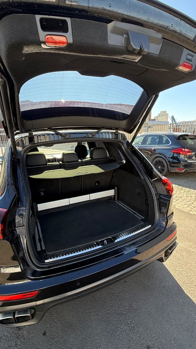 Fahrzeugabbildung Porsche Cayenne Turbo LED/Panorama/AHK/Kamera