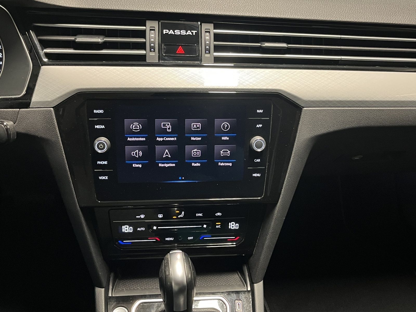 Volkswagen Passat Variant - Bild 12