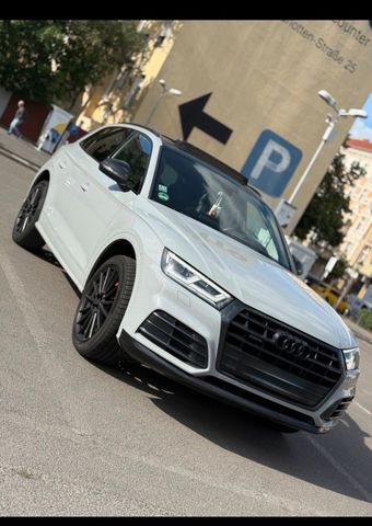 AUDI Audi Q5 40 TDI quattro S tronic in Quantumgrau