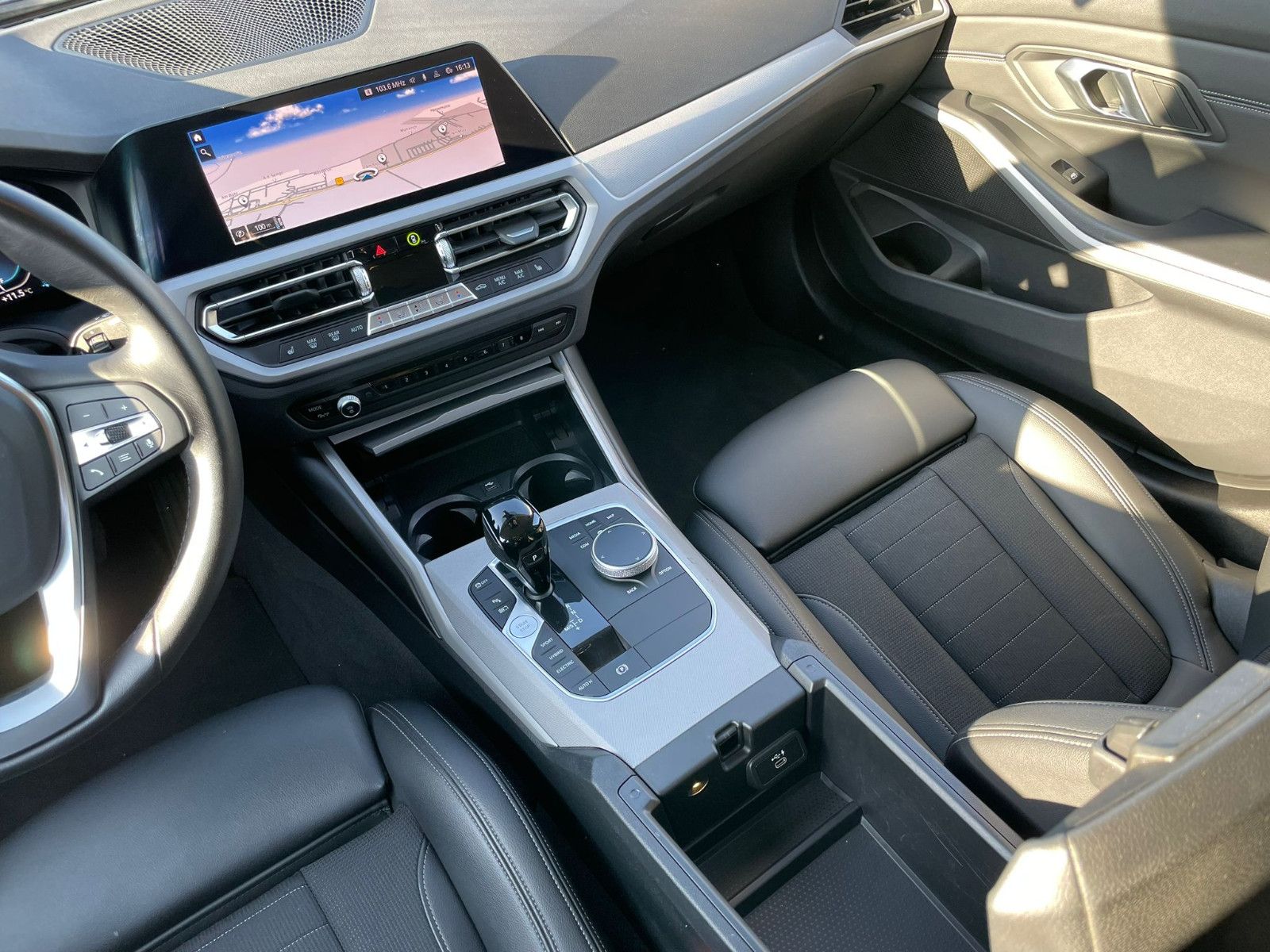 BMW 330e Touring Advantage HUD SHZ RFK AHK LiveCoPro foto 13