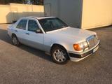 Mercedes-Benz Mercedes W124 300E - Mercedes-Benz 300: W124 300e