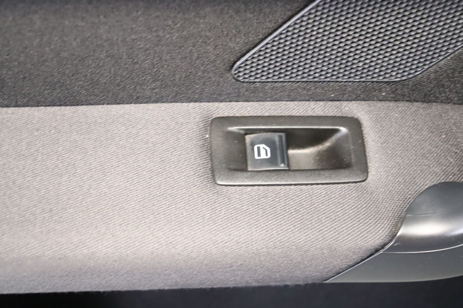 Fahrzeugabbildung Volkswagen Touran 1.4 TSI DSG 7- Sitzer * HU/AU 05.27