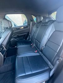 Porsche Cayenne - 8