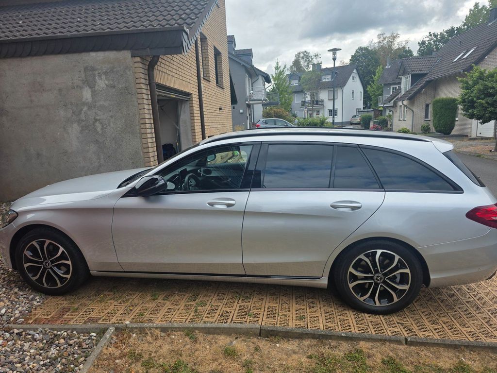 Image of Mercedes-Benz C 180