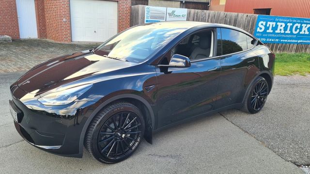 Tesla Model Y SR  2WD 19 BYD AKKU ab 3,99% Zinsen