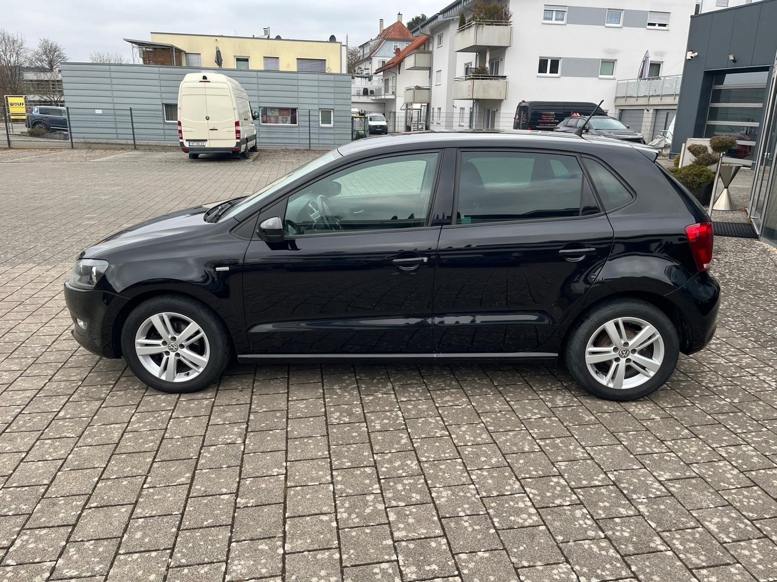 Volkswagen Polo V Match + SITZHEIZUNG + AHK + TÜV