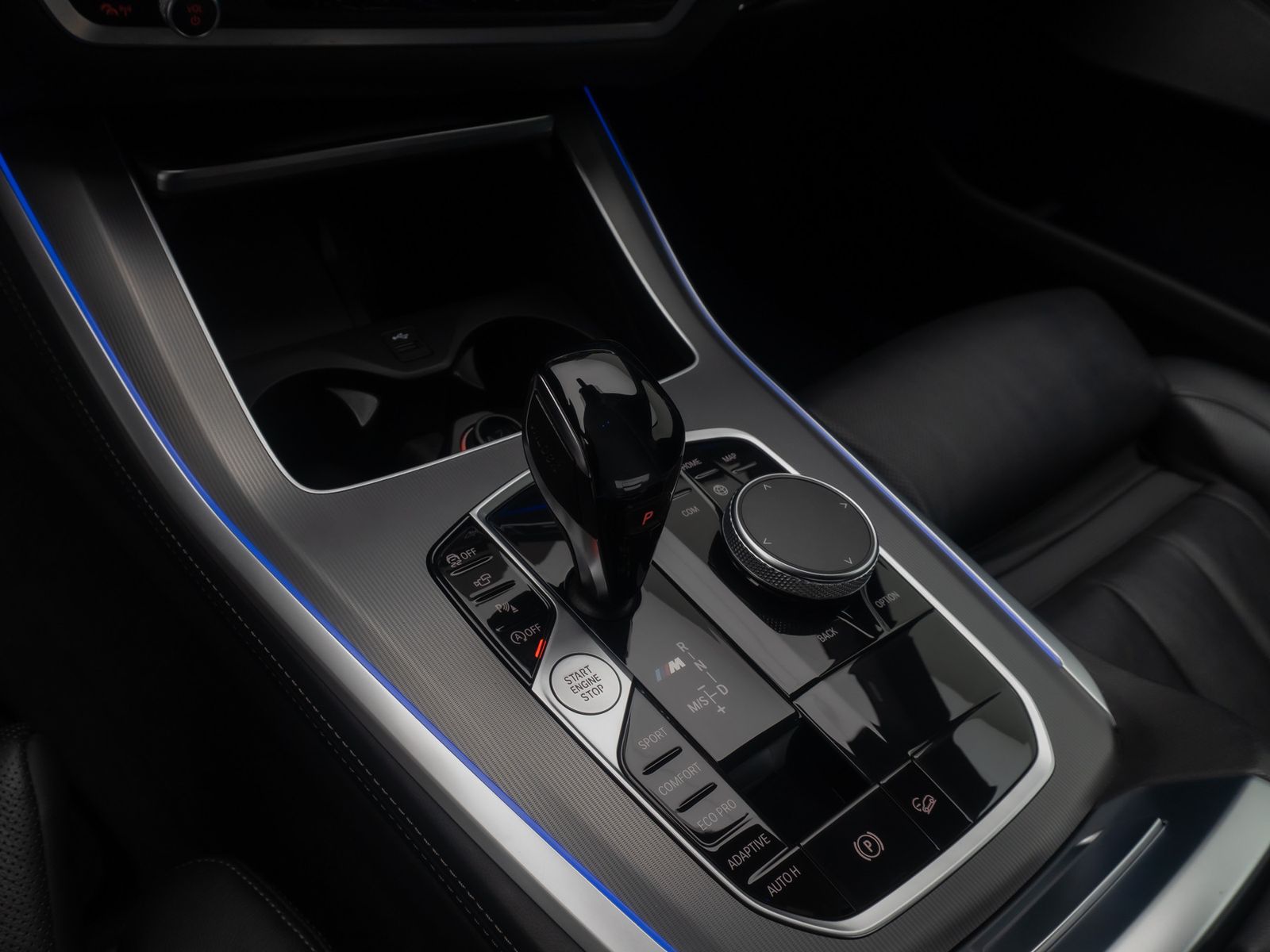 Fahrzeugabbildung BMW X5 M50d Panorama H/K 360° AHK Komfort HUD DAB