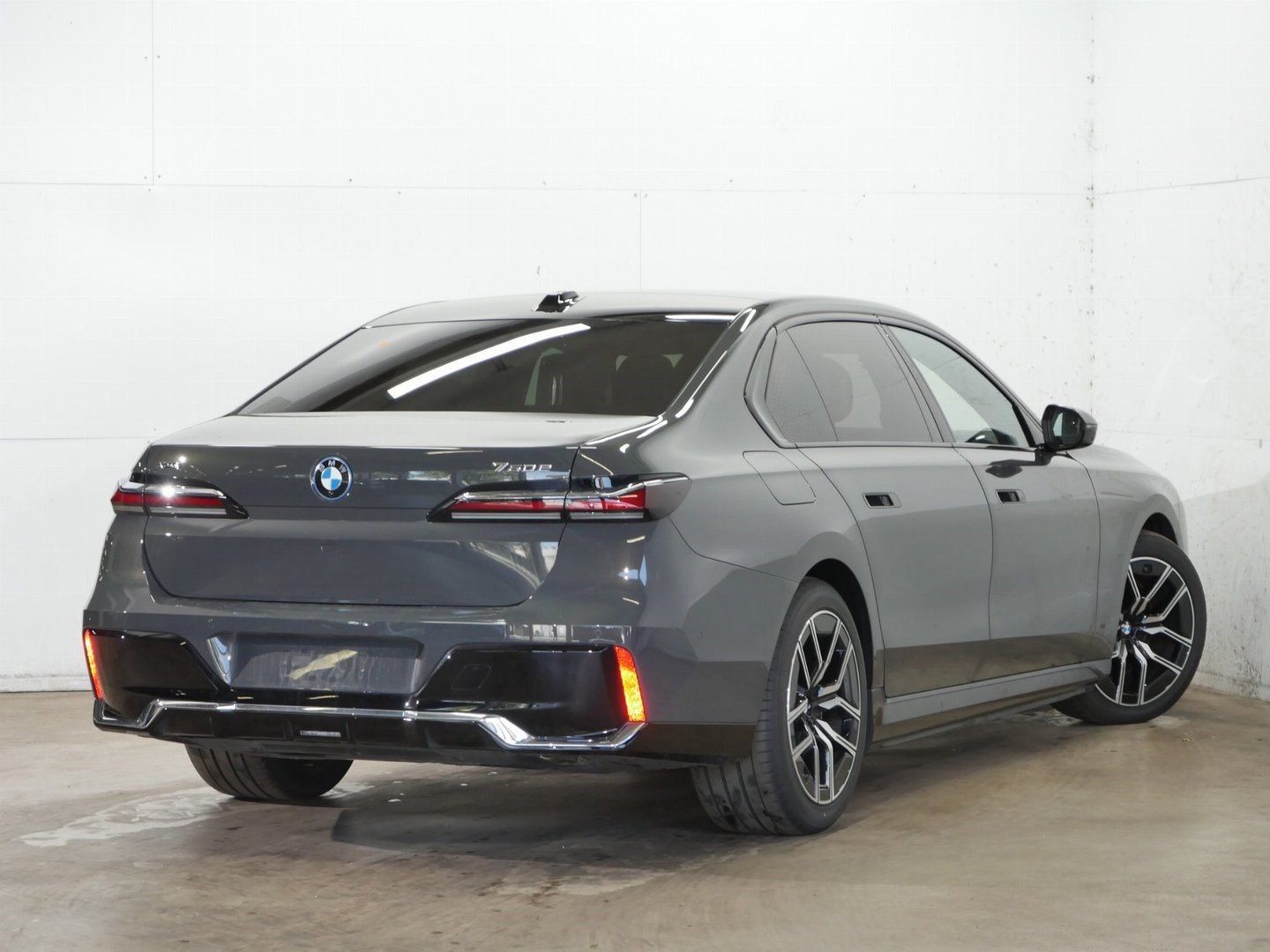 BMW 750 - Bild 2