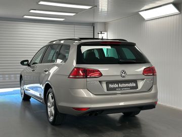 Volkswagen Golf - 8