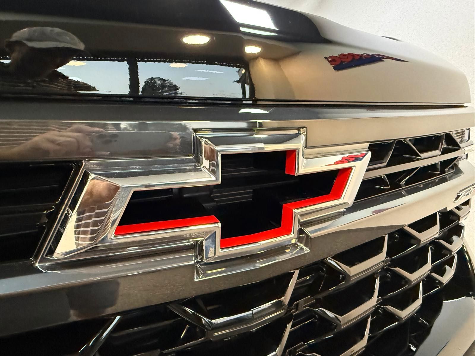 Fahrzeugabbildung Chevrolet 2026 SILVERADO ZR2 OFF ROAD-SIDE ST 6.2L V8-4x4