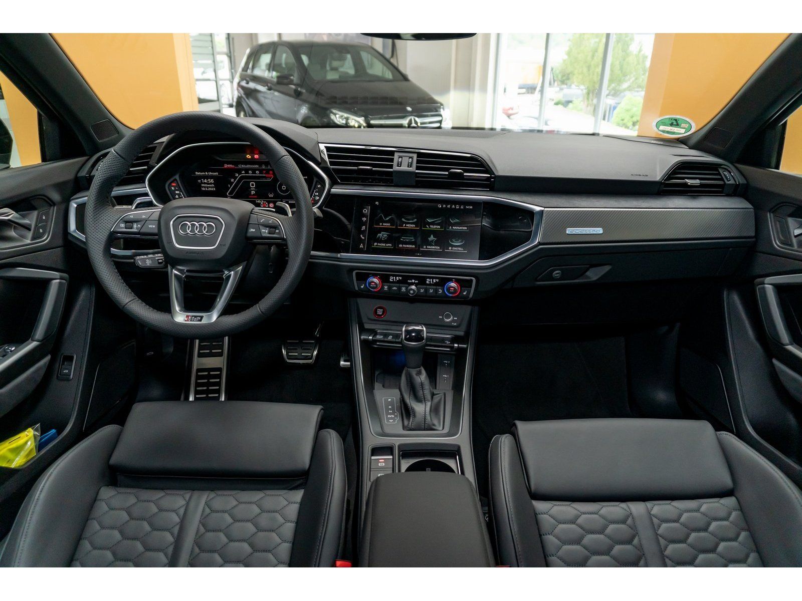 Fahrzeugabbildung Audi RS Q3 SB Essential Garantie`28 im Kundenauftrag