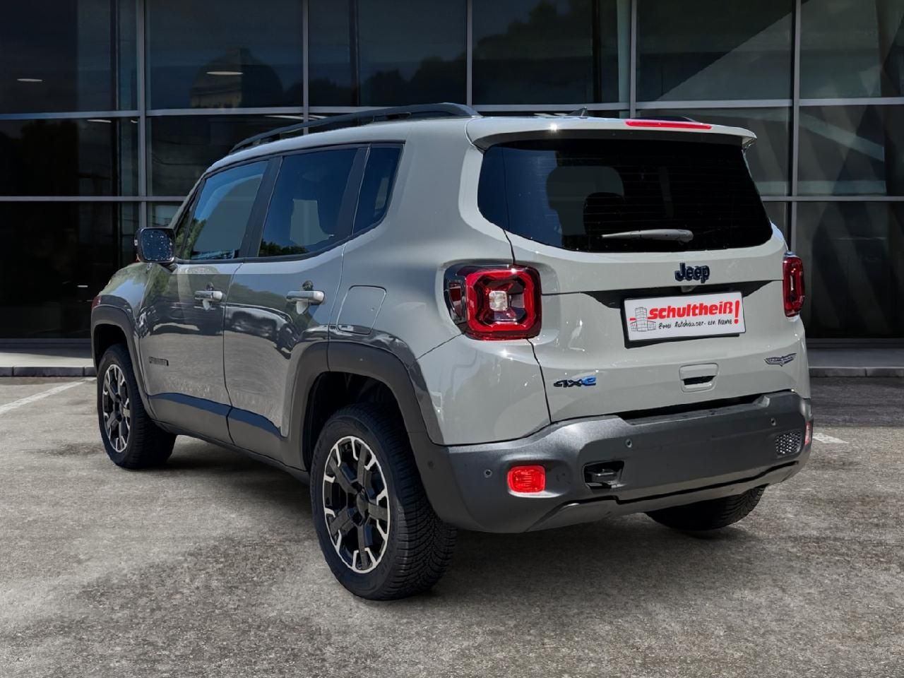 Fahrzeugabbildung Jeep Renegade Trailhawk Plug-In-Hybrid 4xe