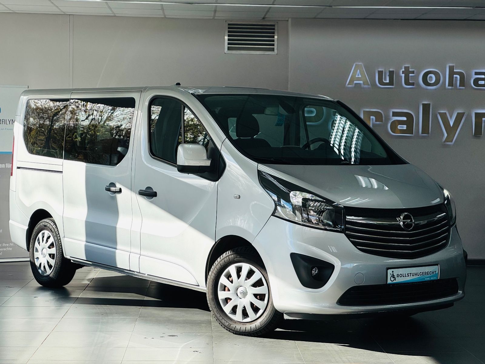 Vivaro B L1 Behindertengerecht-Rampe 6+1