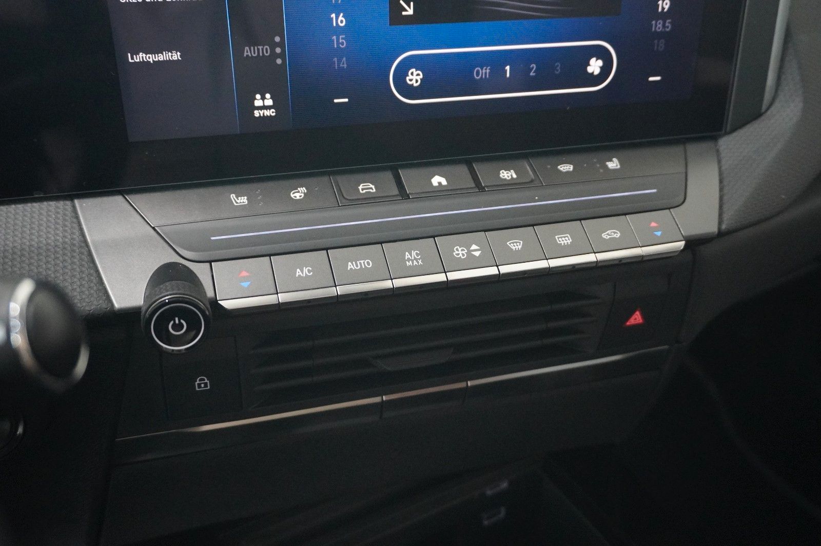 Fahrzeugabbildung Opel Astra L Lim. 1.2T ELEGANCE NAVI/LED/KAMERA/DAB+