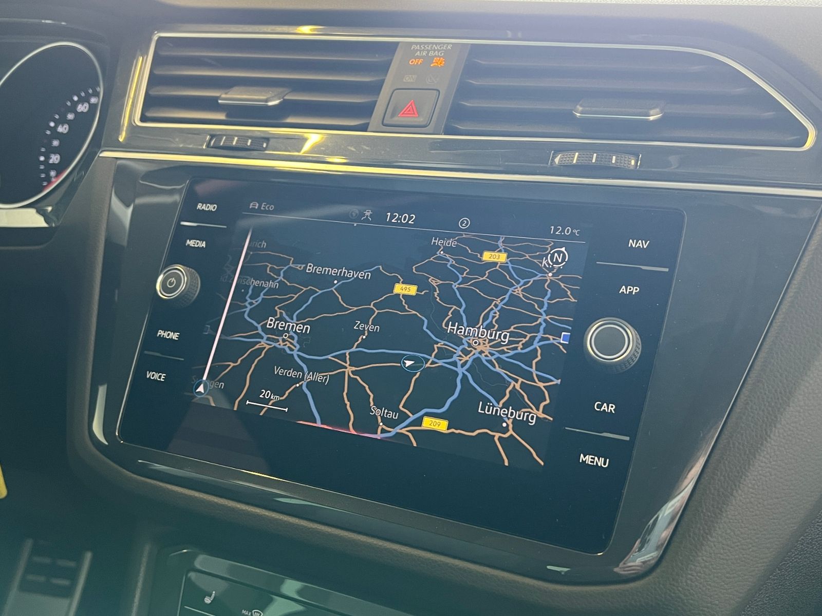 Fahrzeugabbildung Volkswagen Tiguan MOVE 1.5 TSI DSG *AHK, LED, Navi, 17'-LM*