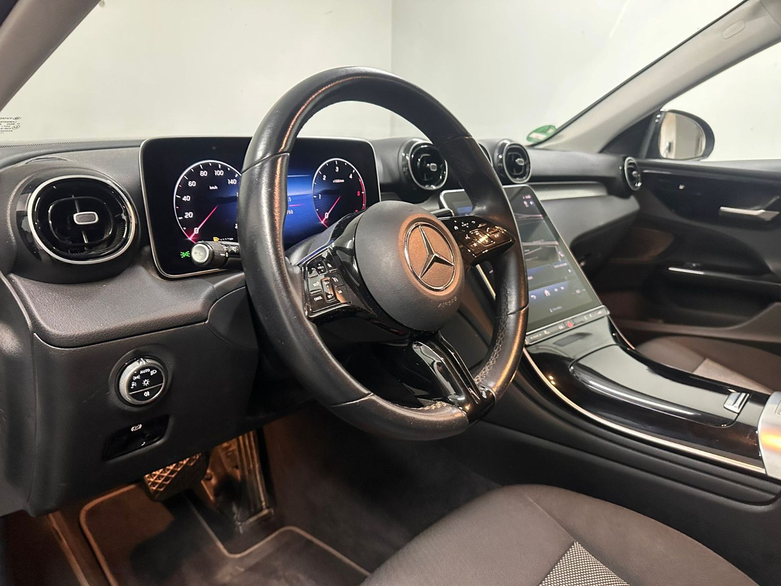 Fahrzeugabbildung Mercedes-Benz C 220 d T Autom.*AVANTGARDE*AHK*CARPLAY*