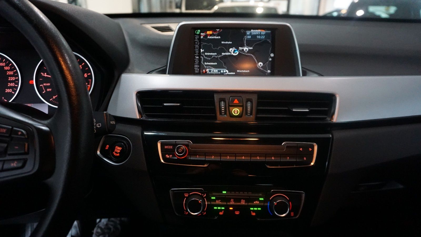 Fahrzeugabbildung BMW X1 sDrive 18 i *NAVIGATION*Elektr.Heckklappe*