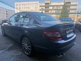 Mercedes-Benz C 350 AVANTG*AUT*LEDER*NAVI*PDC*METALLIC - mit Benzin-Antrieb: Vollleder, Metallic