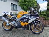 Honda Fireblade CBR 900 RR SC44 - HONDA CBR 900 RR FIREBLADE