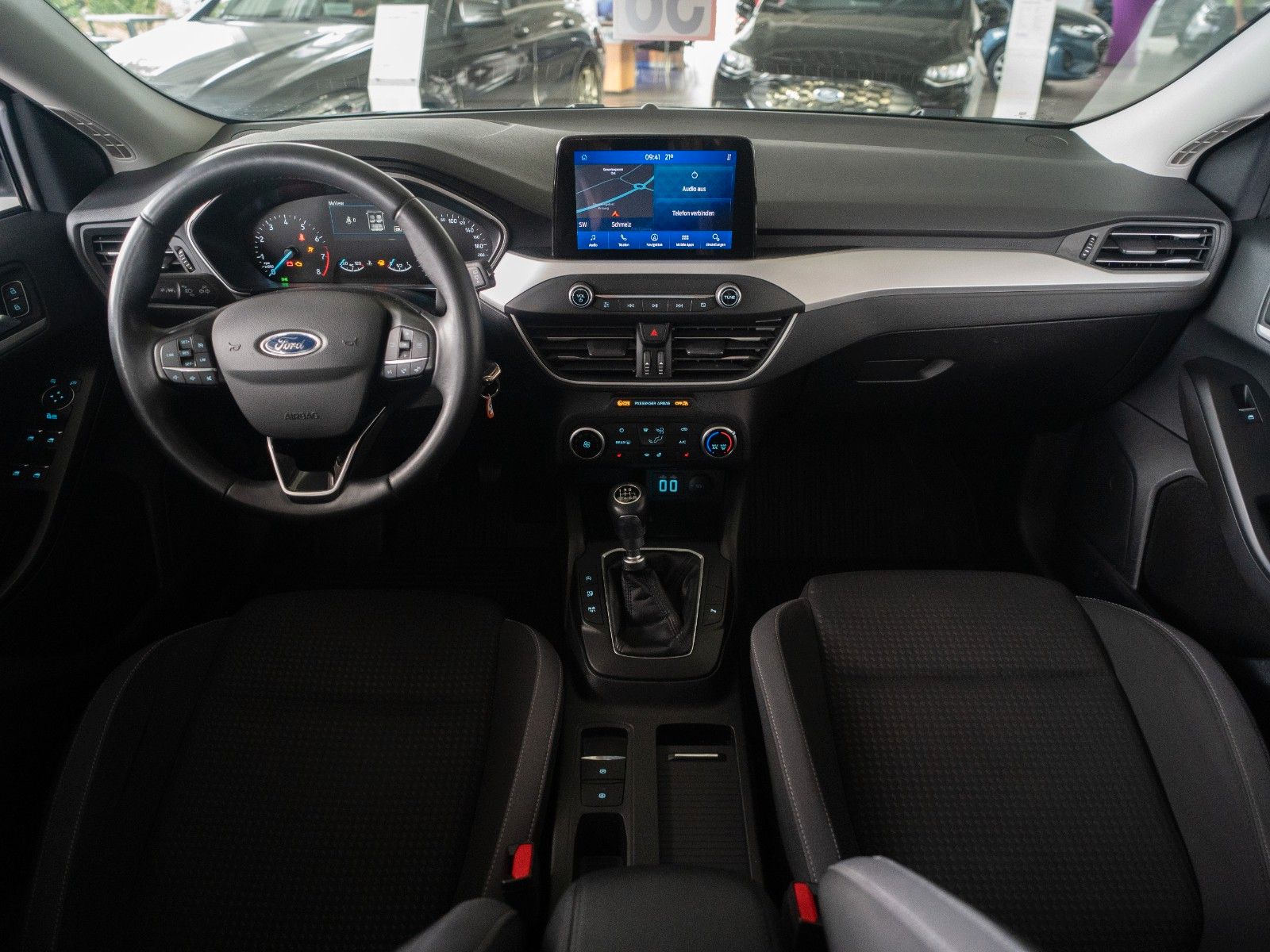 Fahrzeugabbildung Ford Focus Lim. C&C WINTER-P./NAVI/KLIMA/DAB/JRC