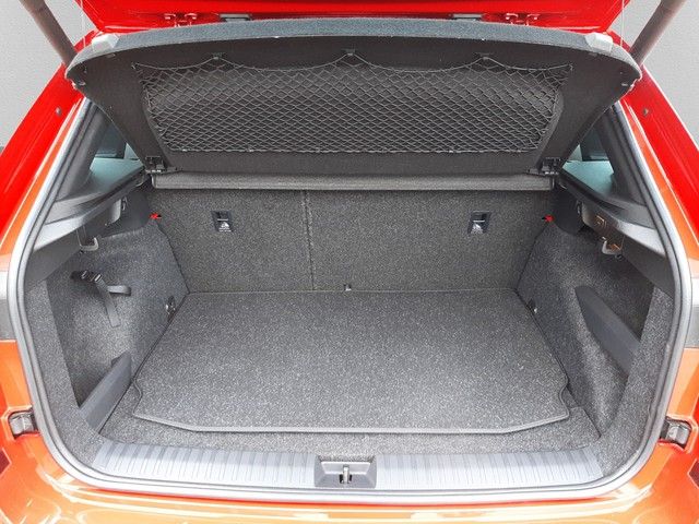 Fahrzeugabbildung Skoda Kamiq Monte Carlo 1.5TSI DSG Navi Pano 18" ACC