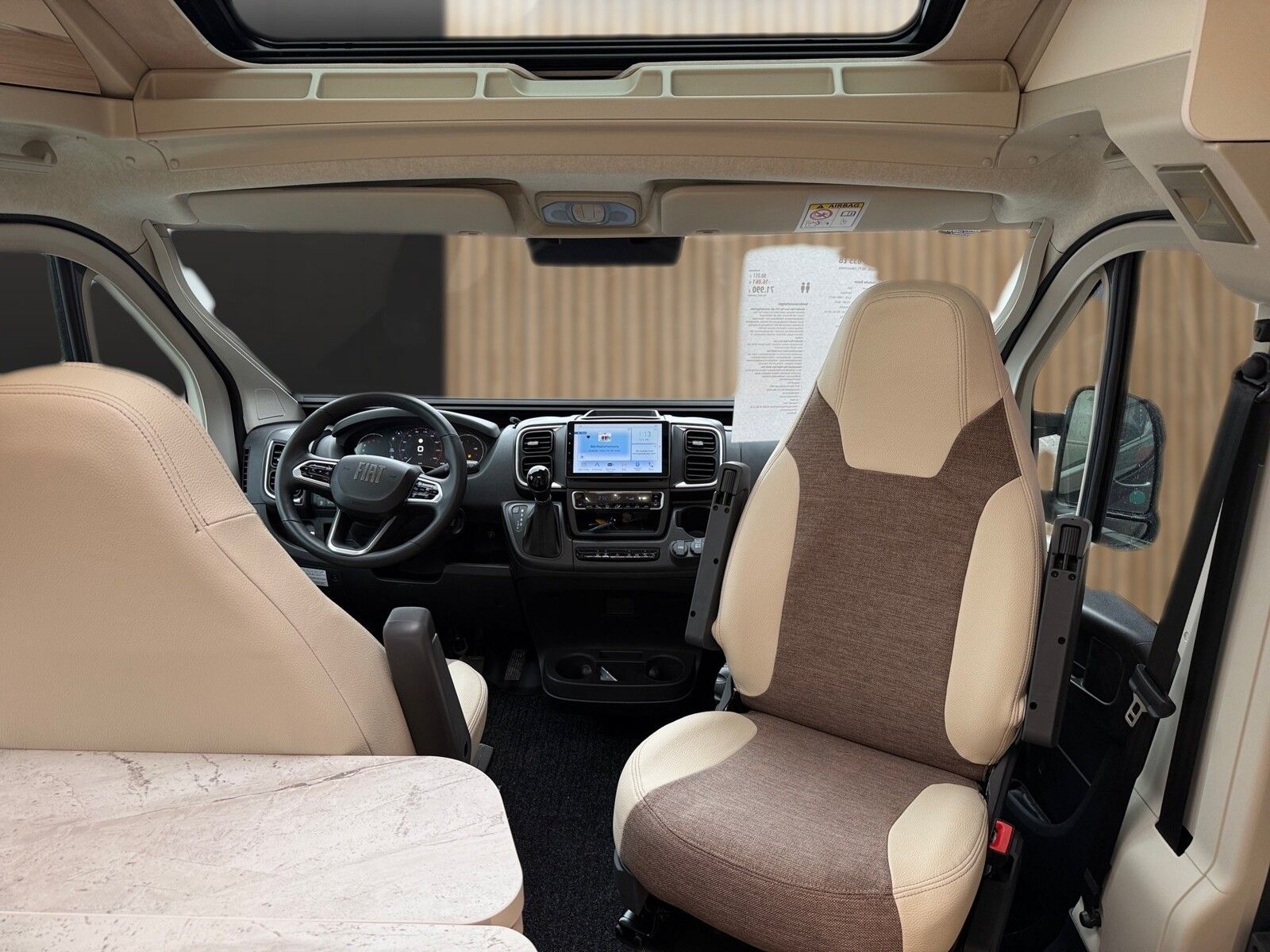 Fahrzeugabbildung Eura Mobil Van V 635 EB Automatik, 180 PS, Fahrassistenz