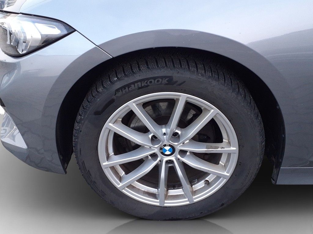 BMW 320d Touring XDrive Steptronic LED*NAV*SHZ*PDC*T foto 18