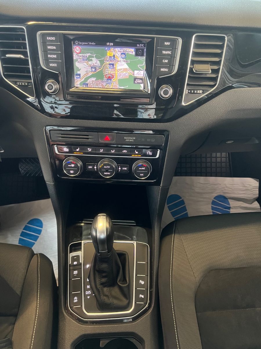 Fahrzeugabbildung Volkswagen Golf Sportsvan 1.4 TSI DSG Highline