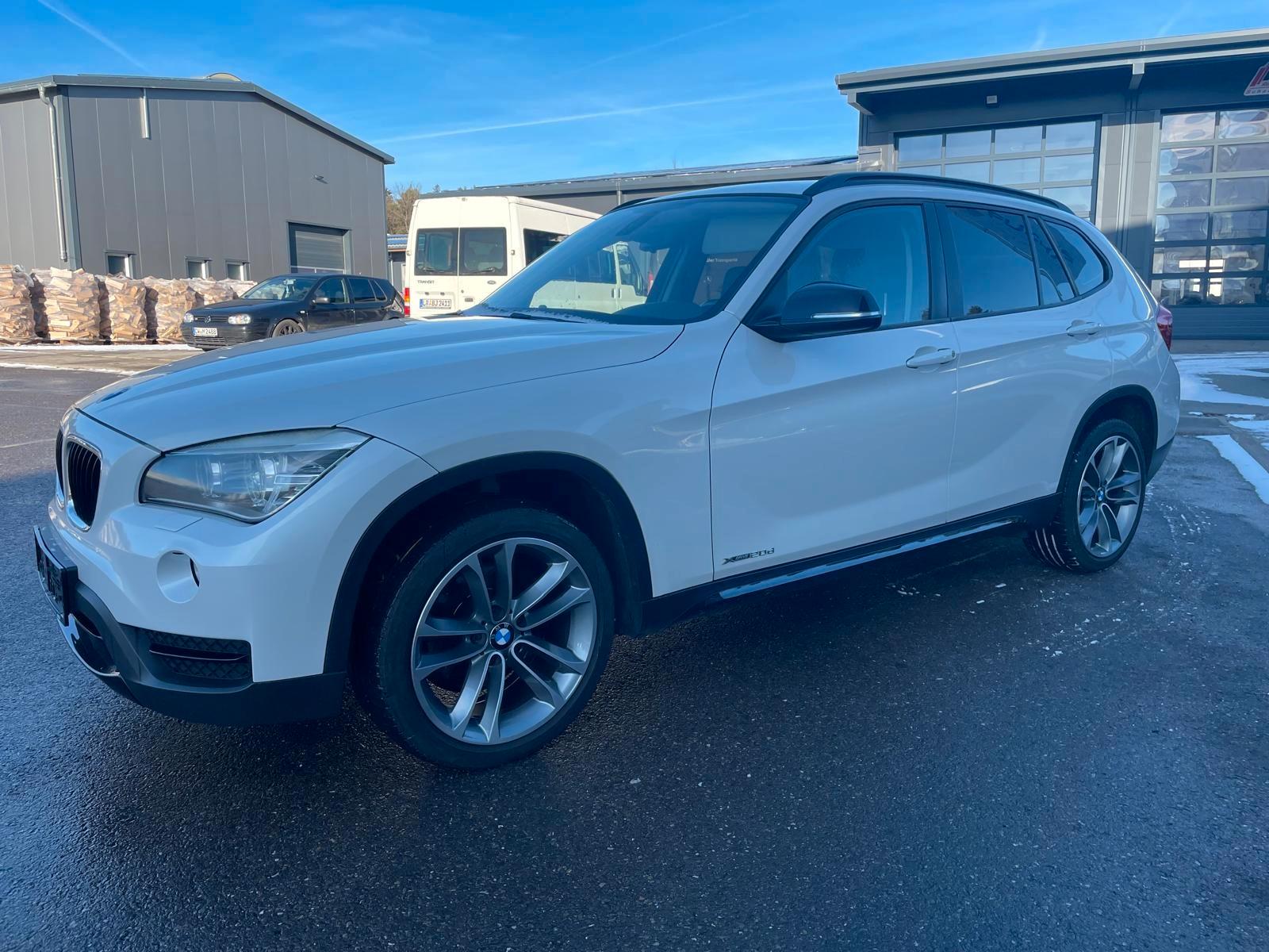 BMW X1 20dxDrive/1.HAND/XEN/AHK/PDC/NAVI