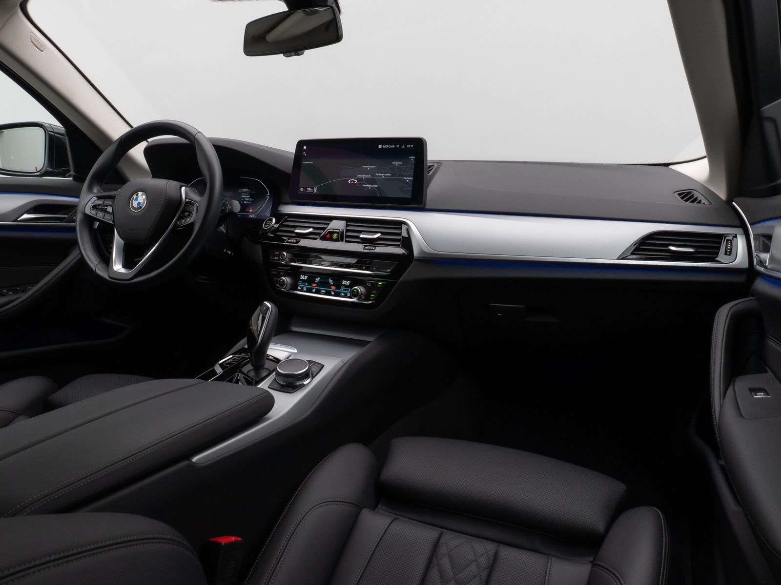 Fahrzeugabbildung BMW 530d xD Kamera HUD 4xKlima Komfort Alarm Sport