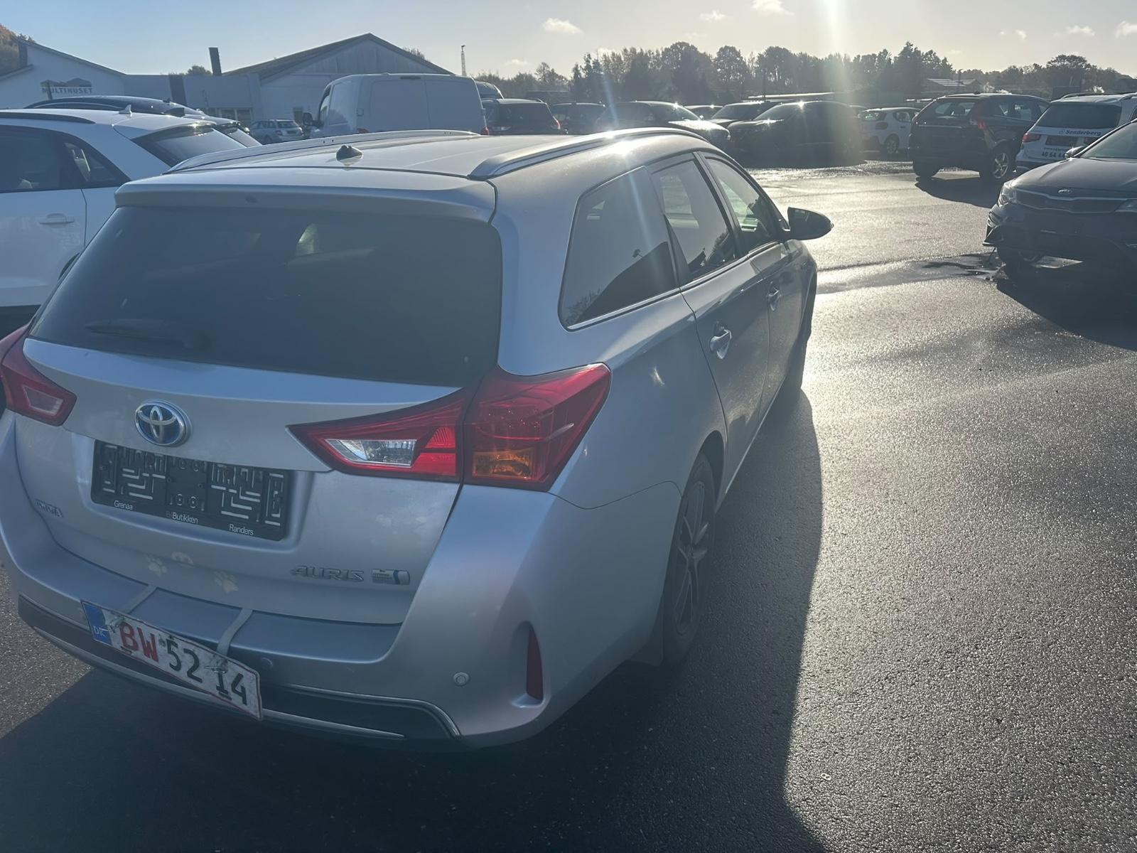 Toyota Auris 2014 — photo 7