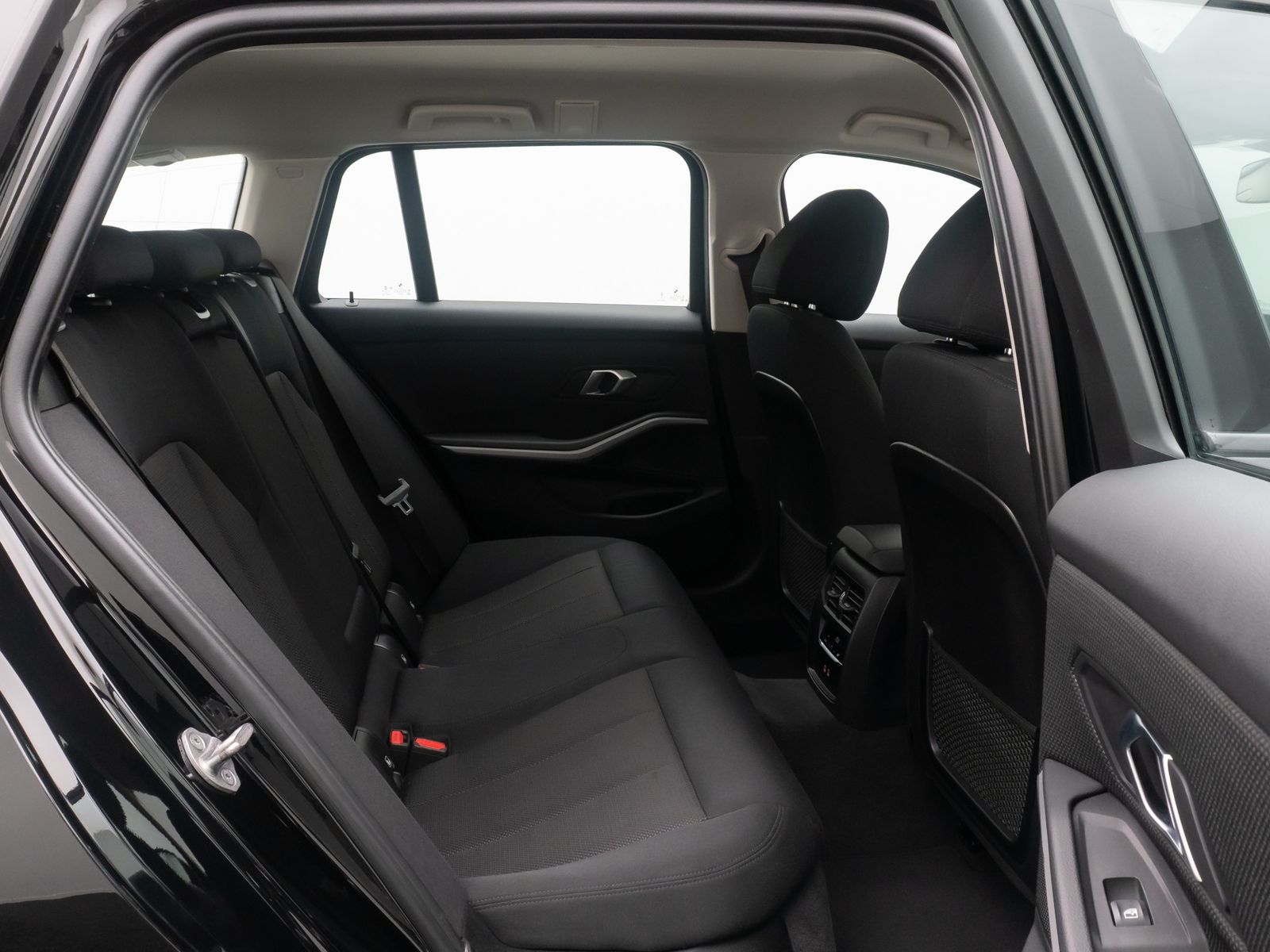 Fahrzeugabbildung BMW 320e Widscreen DAB Cockpit+ PDC GeschwindigReg