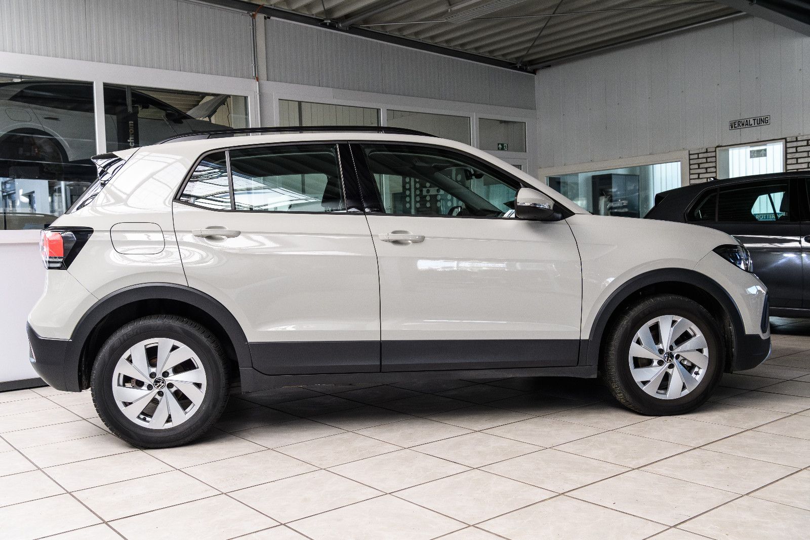 Fahrzeugabbildung Volkswagen T-Cross Life 1.0 TSI DSG LED+SHZ+ACC+APP+5 J.GAR