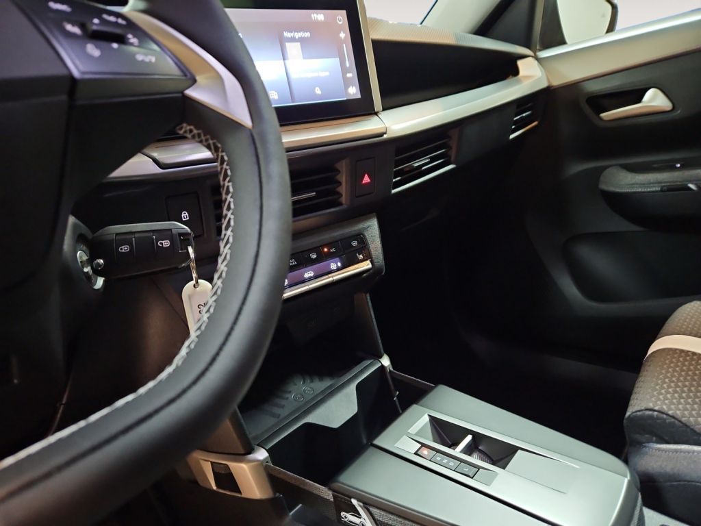 Fahrzeugabbildung Opel Frontera 1.2 DI Hybrid 48V eDCT GS