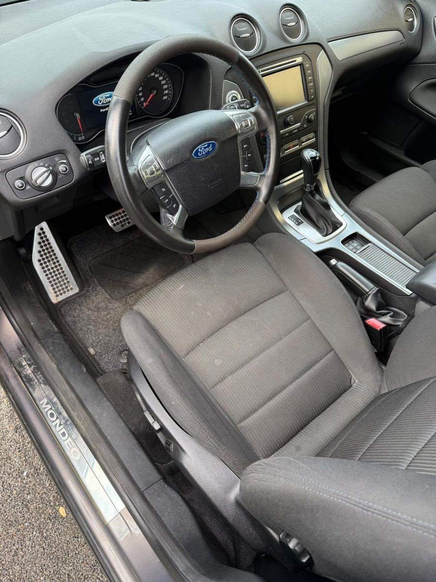 Ford Mondeo 2011 — photo 10
