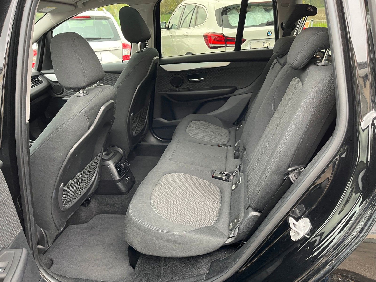 Fahrzeugabbildung BMW 218d Gran Tourer Aut. Navi AHK Panorama 2.HD PDC