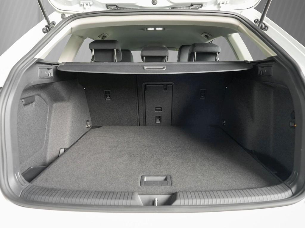 Volkswagen Golf VIII Variant 2,0 TDI DSG Life,AHK,LED,Kamer, миниатюра 6