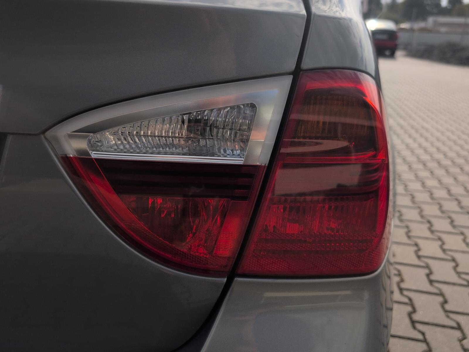 BMW 330xi Touring 258 ch 6 cylindres xDrive • Boîte auto • Toit pano • Xénon • Attelage