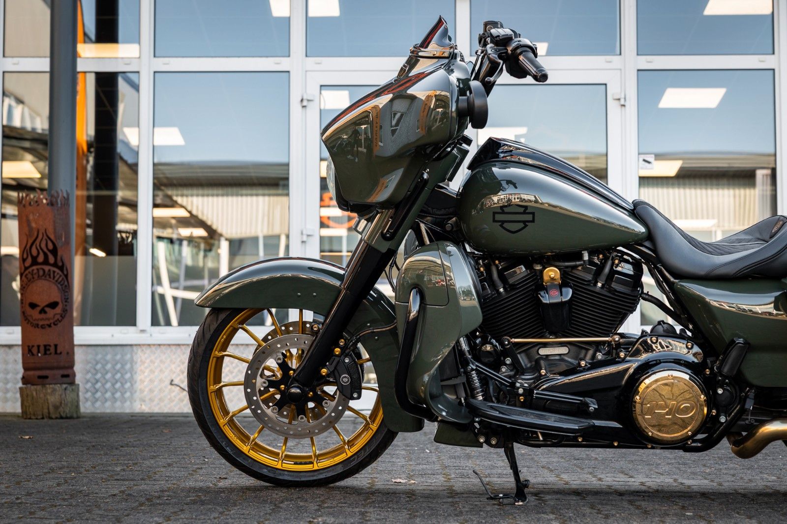 Fahrzeugabbildung Harley-Davidson CVO Street Glide FLHXSE 140 TORXSTER JEKILL&HYDE