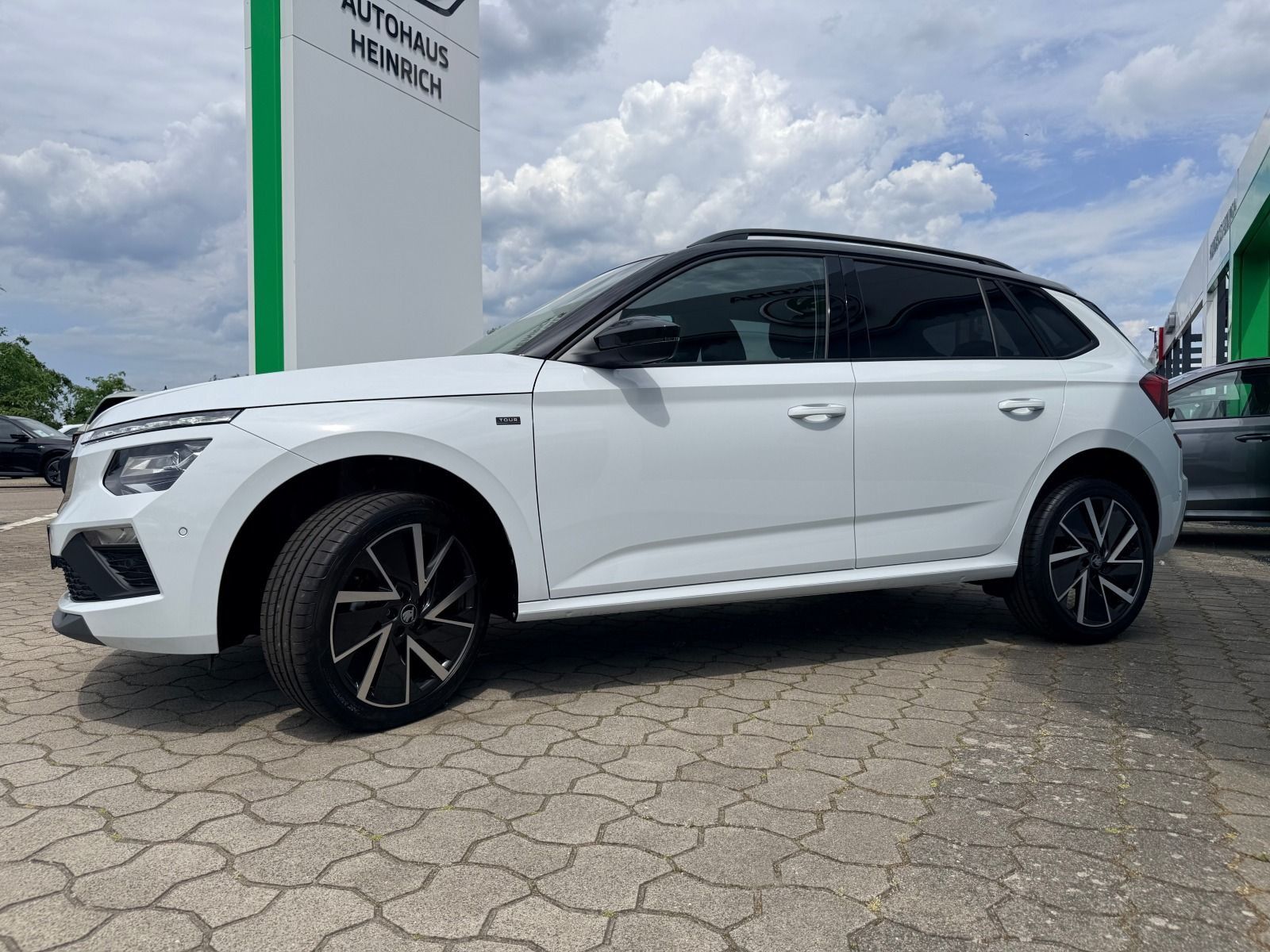 Fahrzeugabbildung SKODA Kamiq 1115PS DSG*BehFro*RFK*AHK*eHeck*Matrix