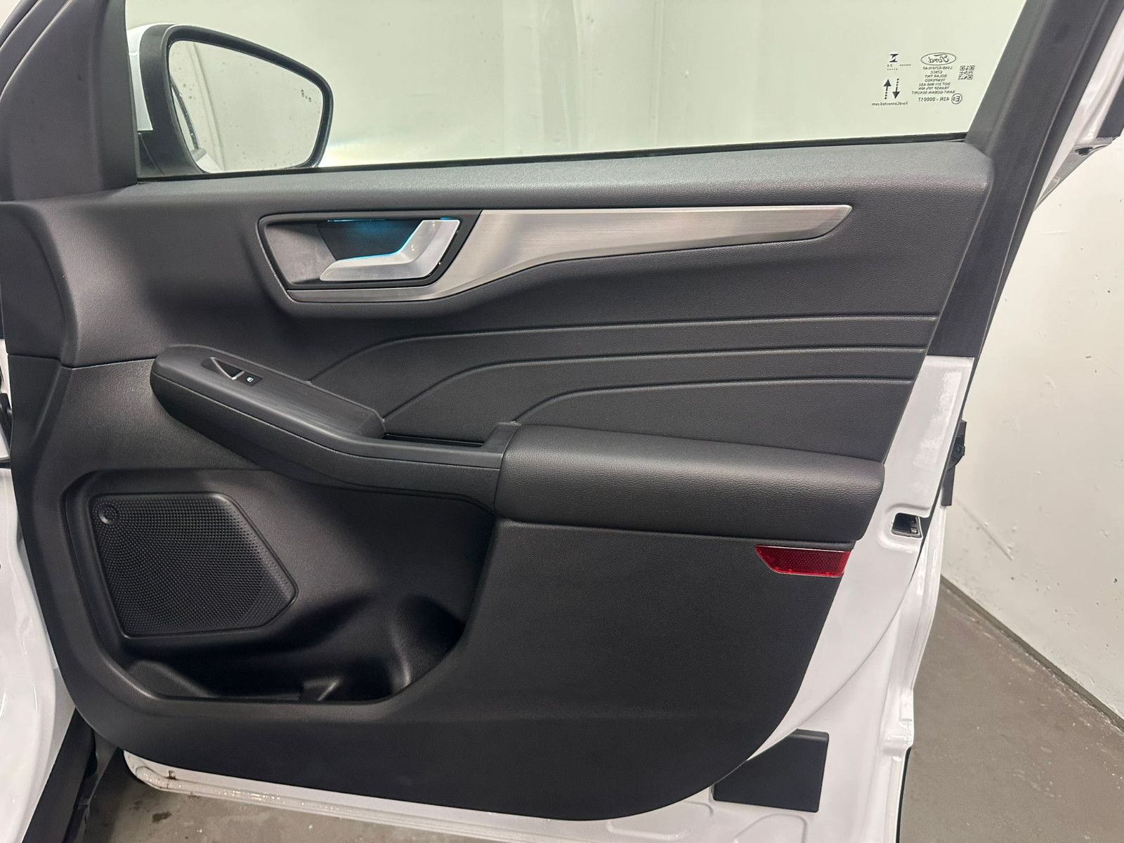 Fahrzeugabbildung Ford Kuga 2,5 Hybrid Titanium *NAVI*KLIMA*SH*360