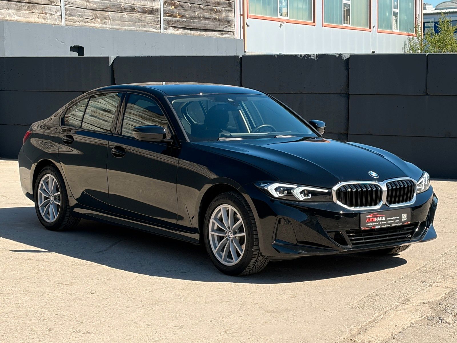 Fahrzeugabbildung BMW 318i Limo Autom. SHZ LED LKA TEMP CarPlay Navi