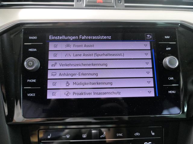 Passat Variant 2.0 TDI DSG Elegance Bluetooth